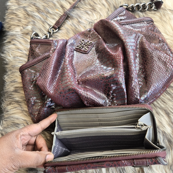 Simply Vera Vera Wang Snakeskin Shouler Bag with Wallet Burgundy - Picture 6 of 7